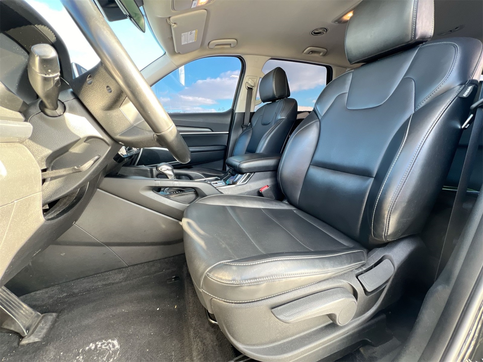 Thumbnail: 2022 Kia Telluride - 16