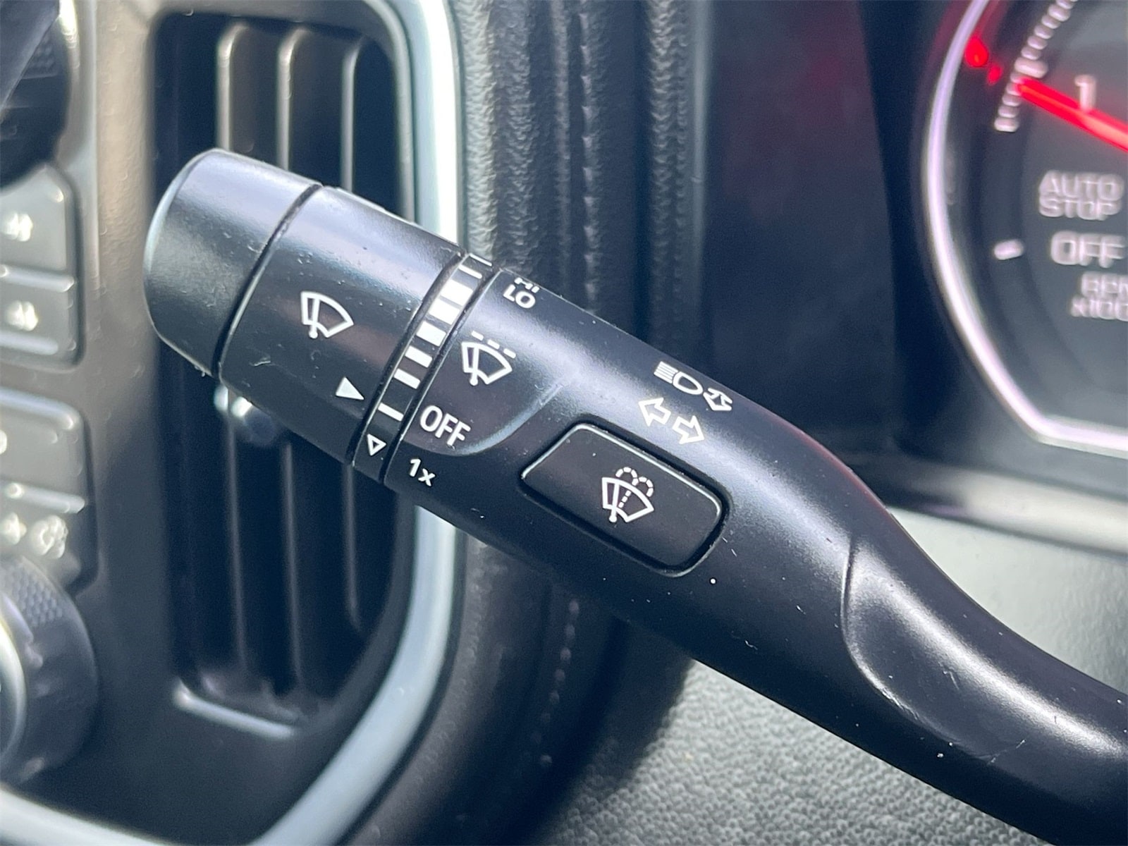 Thumbnail: 2019 Chevrolet Silverado 1500 - 26