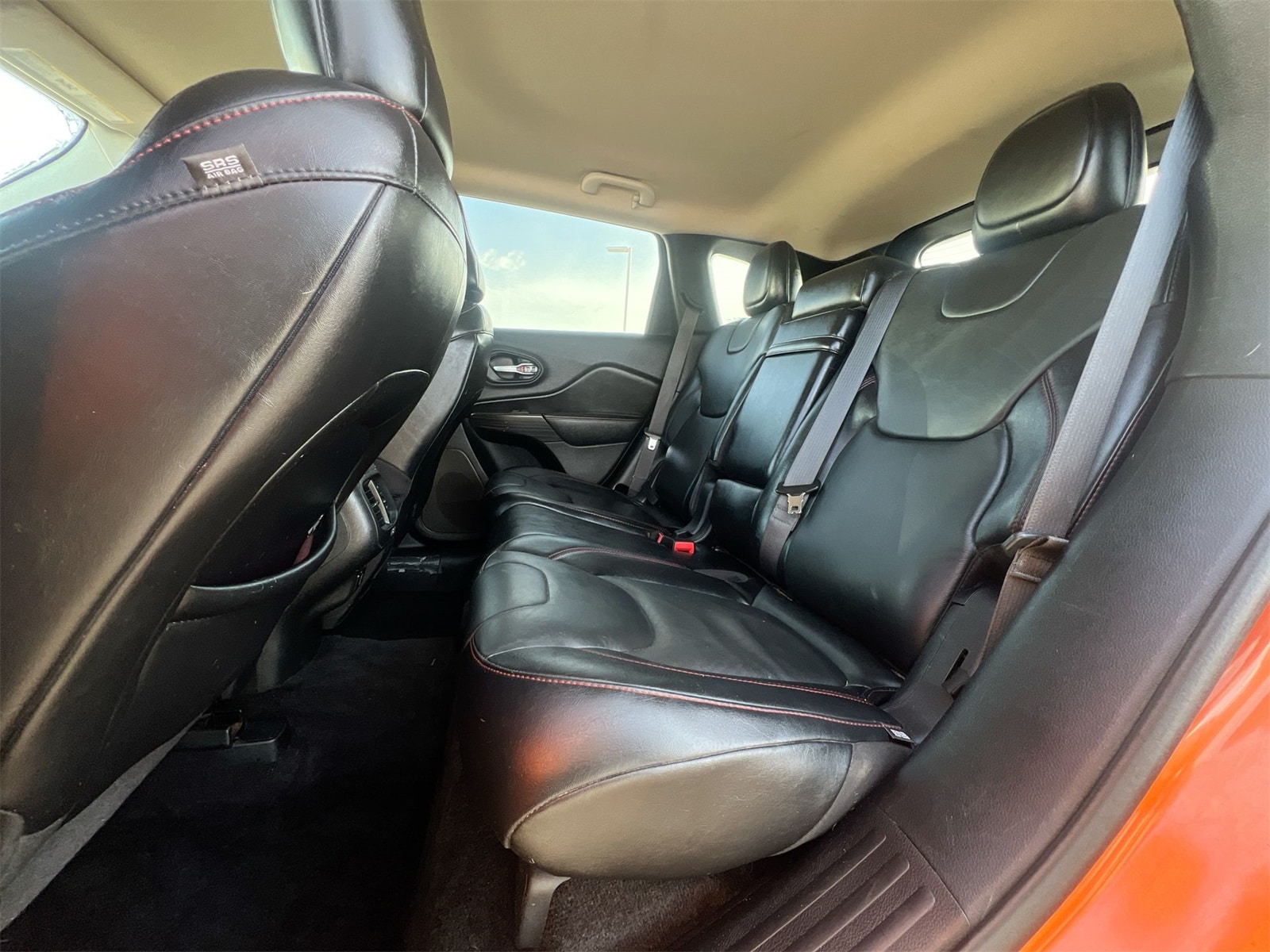 Thumbnail: 2015 Jeep Cherokee - 19