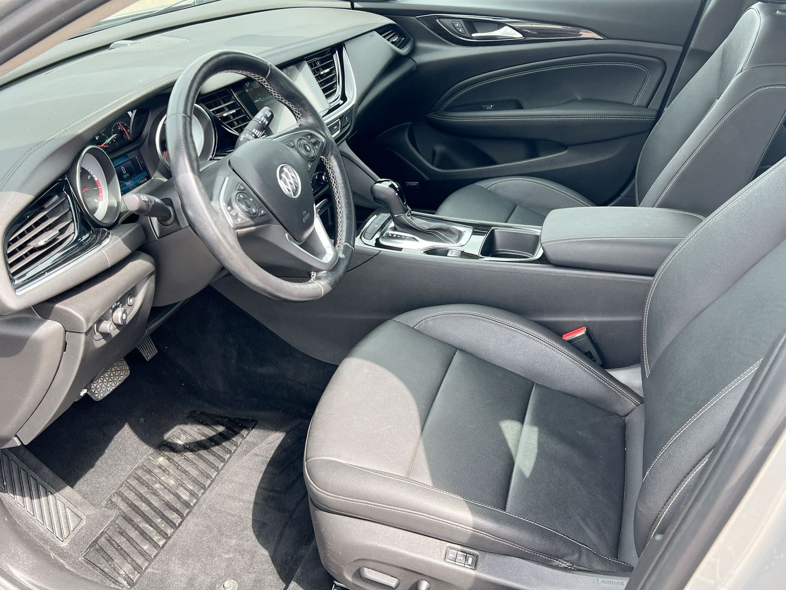 Thumbnail: 2018 Buick Regal - 10