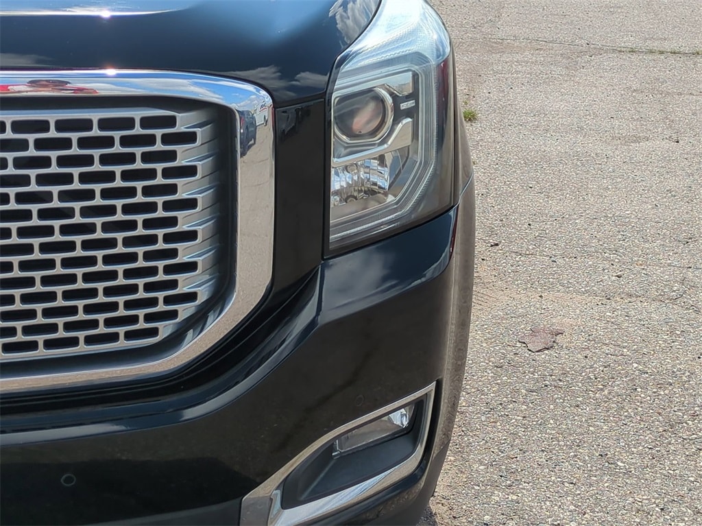 2015 GMC Yukon XL Denali 11