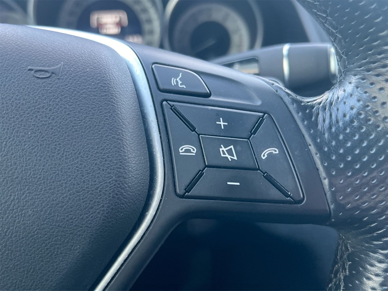 Thumbnail: 2016 Mercedes-Benz E-Class - 24