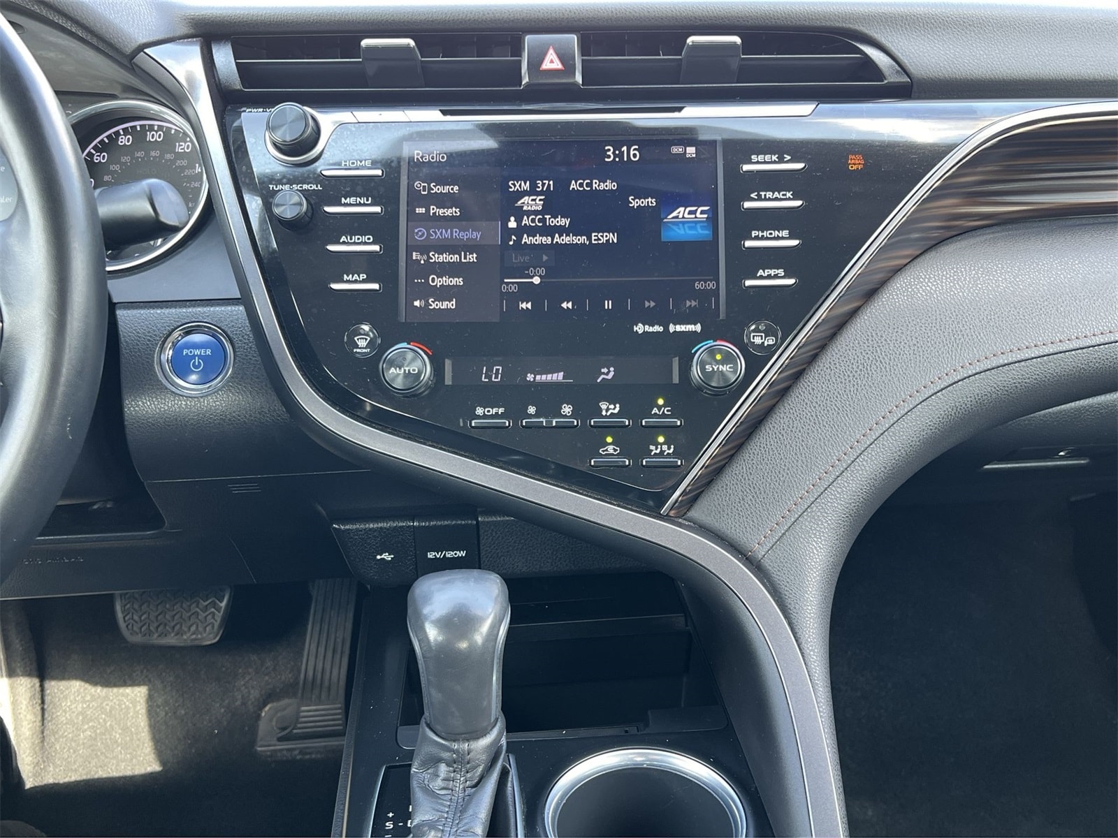 Thumbnail: 2020 Toyota Camry - 28