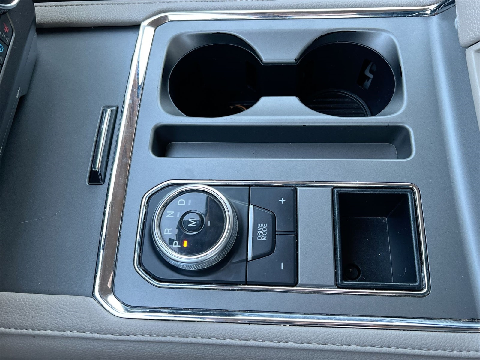 Thumbnail: 2020 Ford Expedition - 31