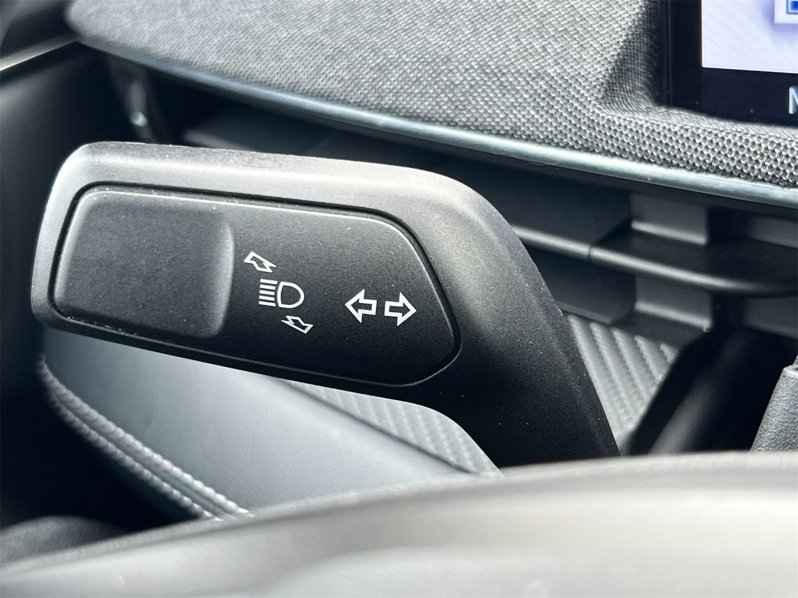 2022 Ford Mustang Mach-E Premium 28