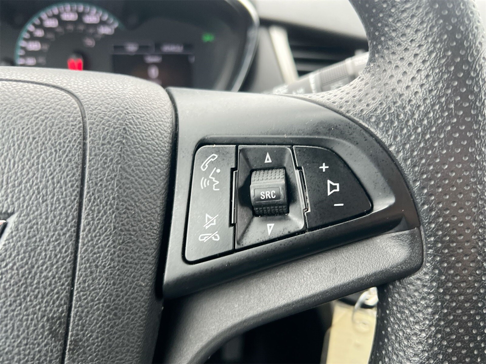 Thumbnail: 2020 Chevrolet Trax - 24