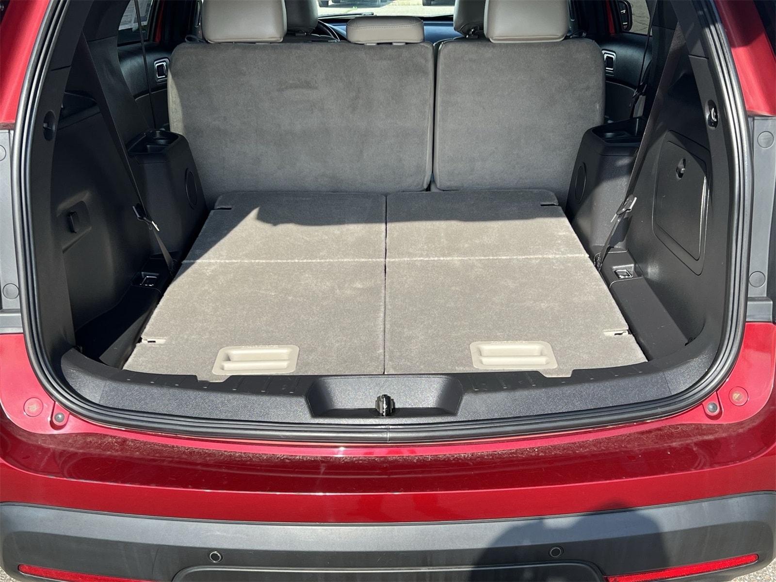 Thumbnail: 2015 Ford Explorer - 33