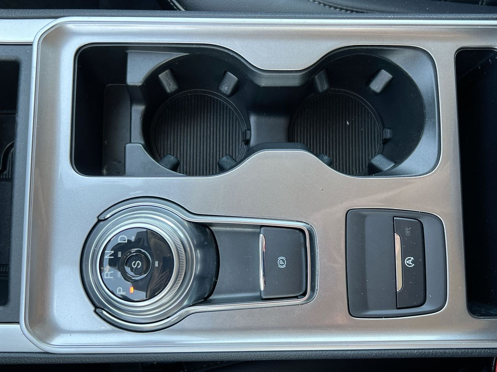 Thumbnail: 2024 Ford Edge - 31