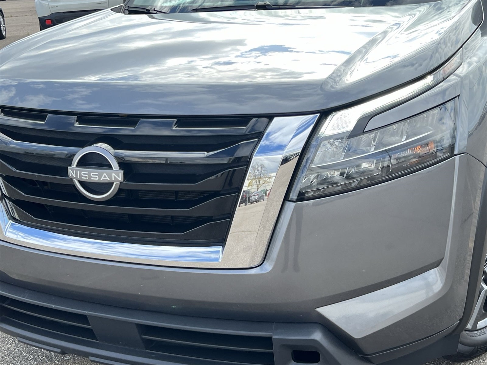 Thumbnail: 2023 Nissan Pathfinder - 11