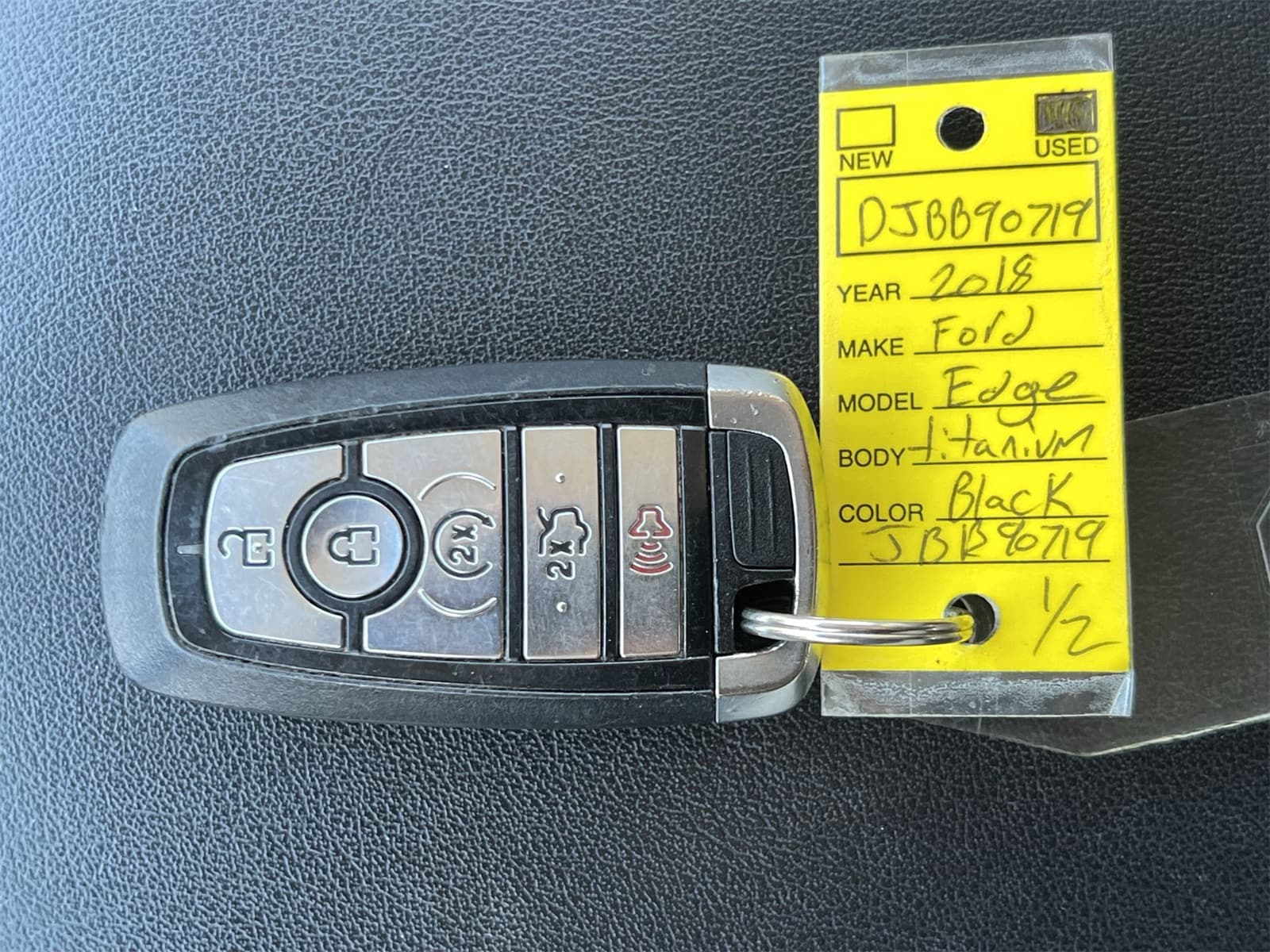 Thumbnail: 2018 Ford Edge - 35