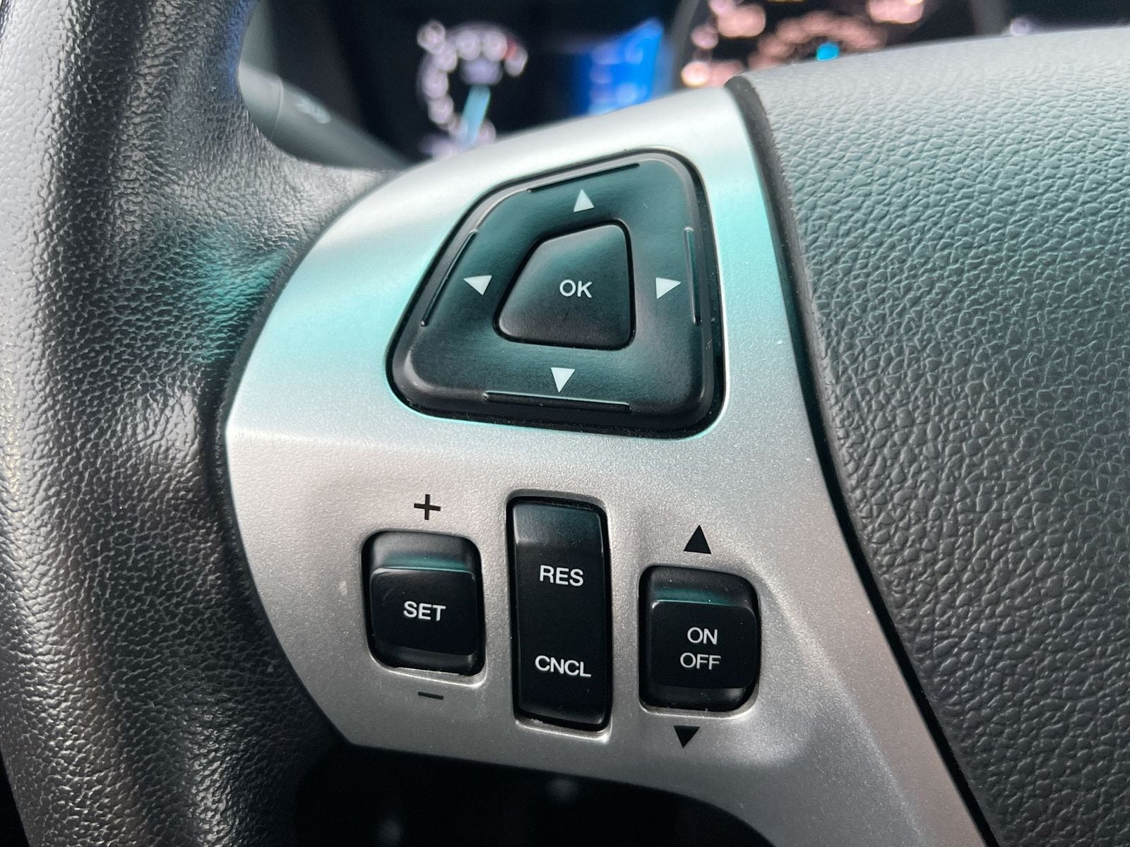 Thumbnail: 2015 Ford Explorer - 23