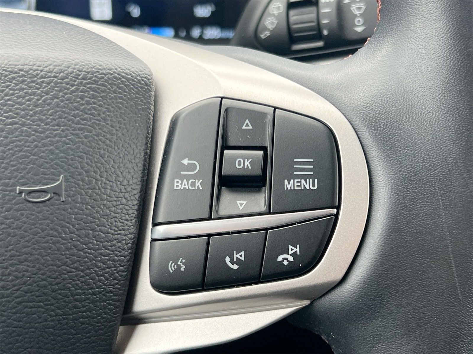 Thumbnail: 2025 Ford Explorer - 24