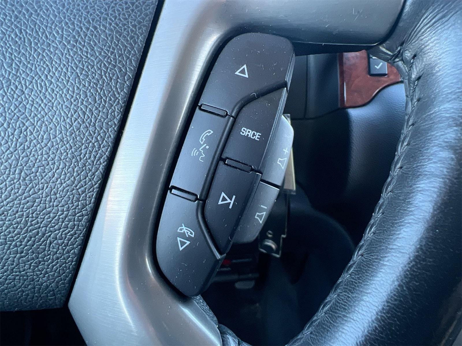 Thumbnail: 2012 GMC Yukon - 24