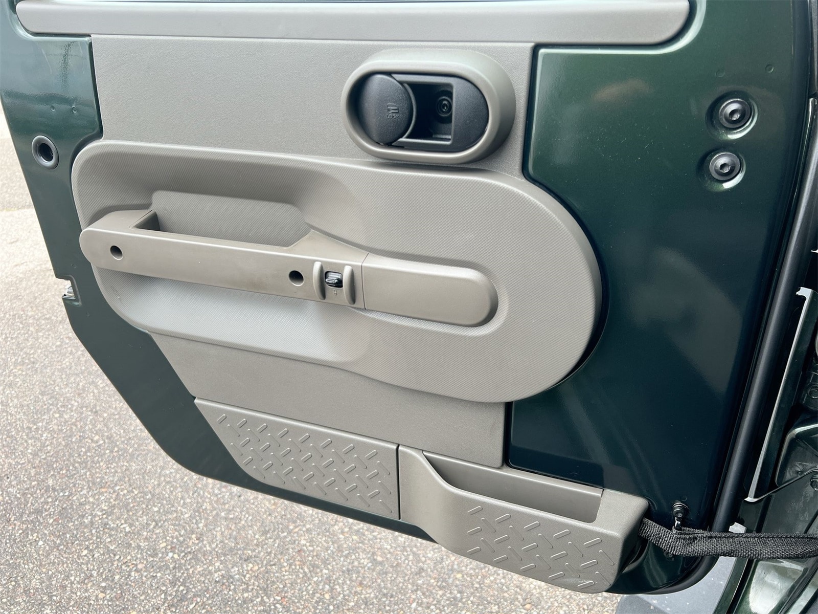 Thumbnail: 2010 Jeep Wrangler - 27