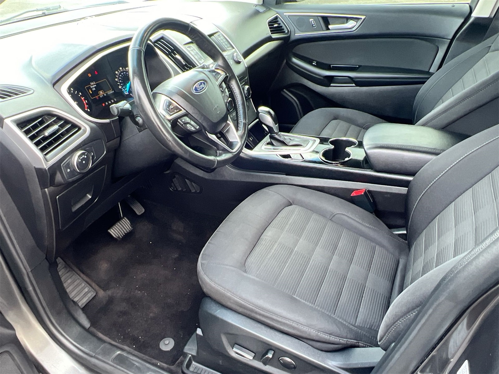 Thumbnail: 2017 Ford Edge - 10