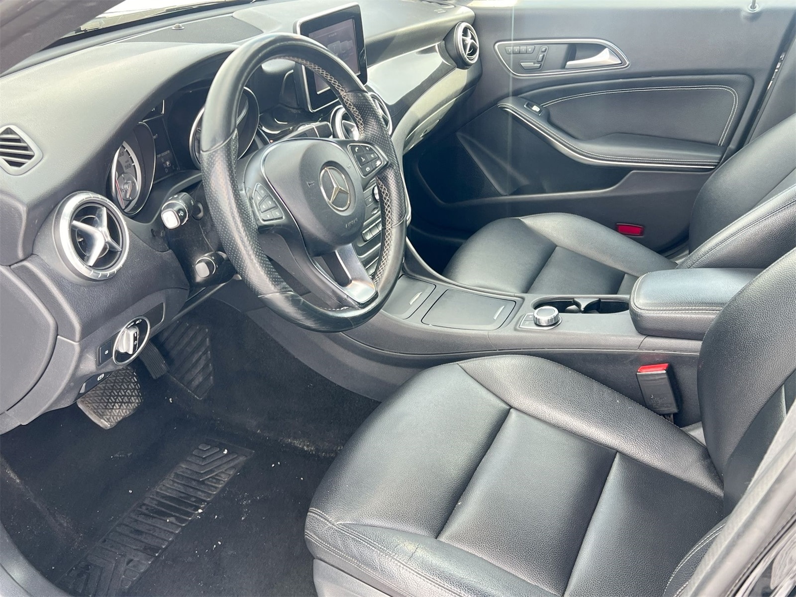 Thumbnail: 2015 Mercedes-Benz CLA - 10