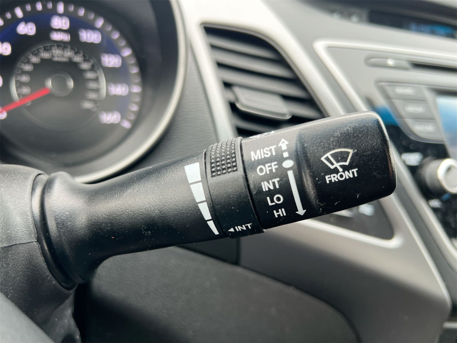 Thumbnail: 2014 Hyundai Elantra - 25