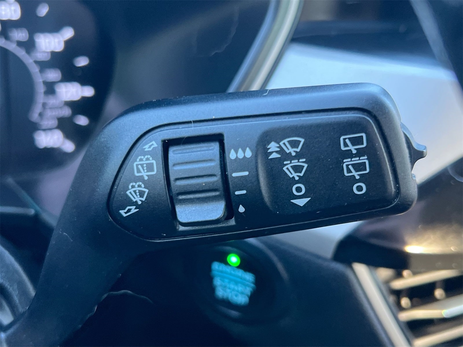 Thumbnail: 2020 Ford Escape - 25