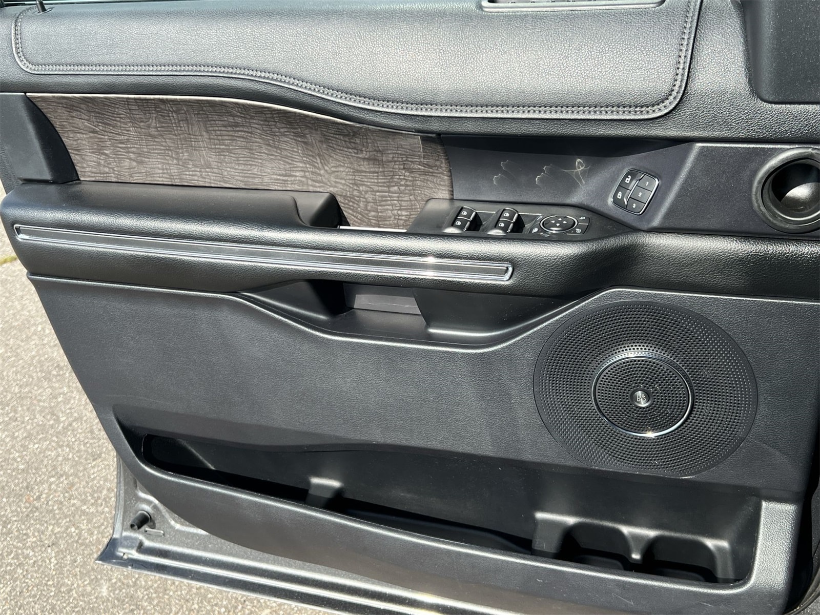 Thumbnail: 2019 Ford Expedition - 28