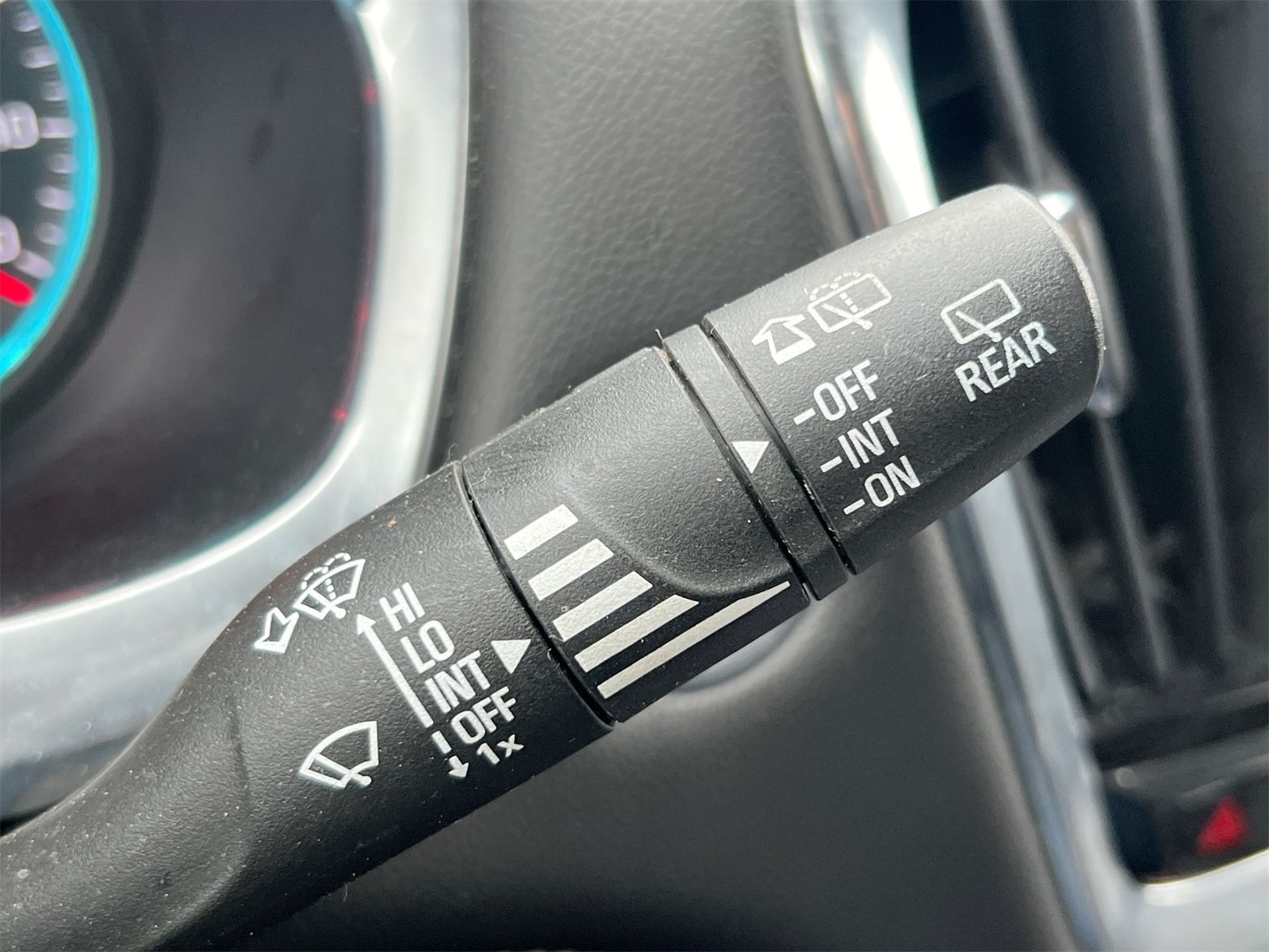 Thumbnail: 2018 Chevrolet Traverse - 25