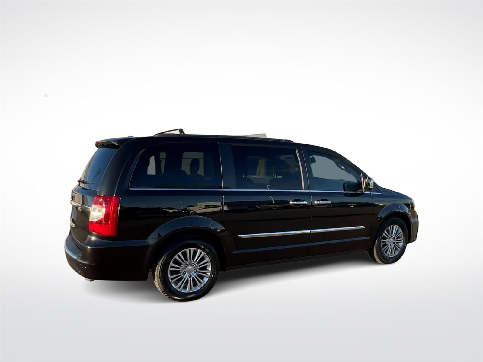 Thumbnail: 2015 Chrysler Town & Country - 8