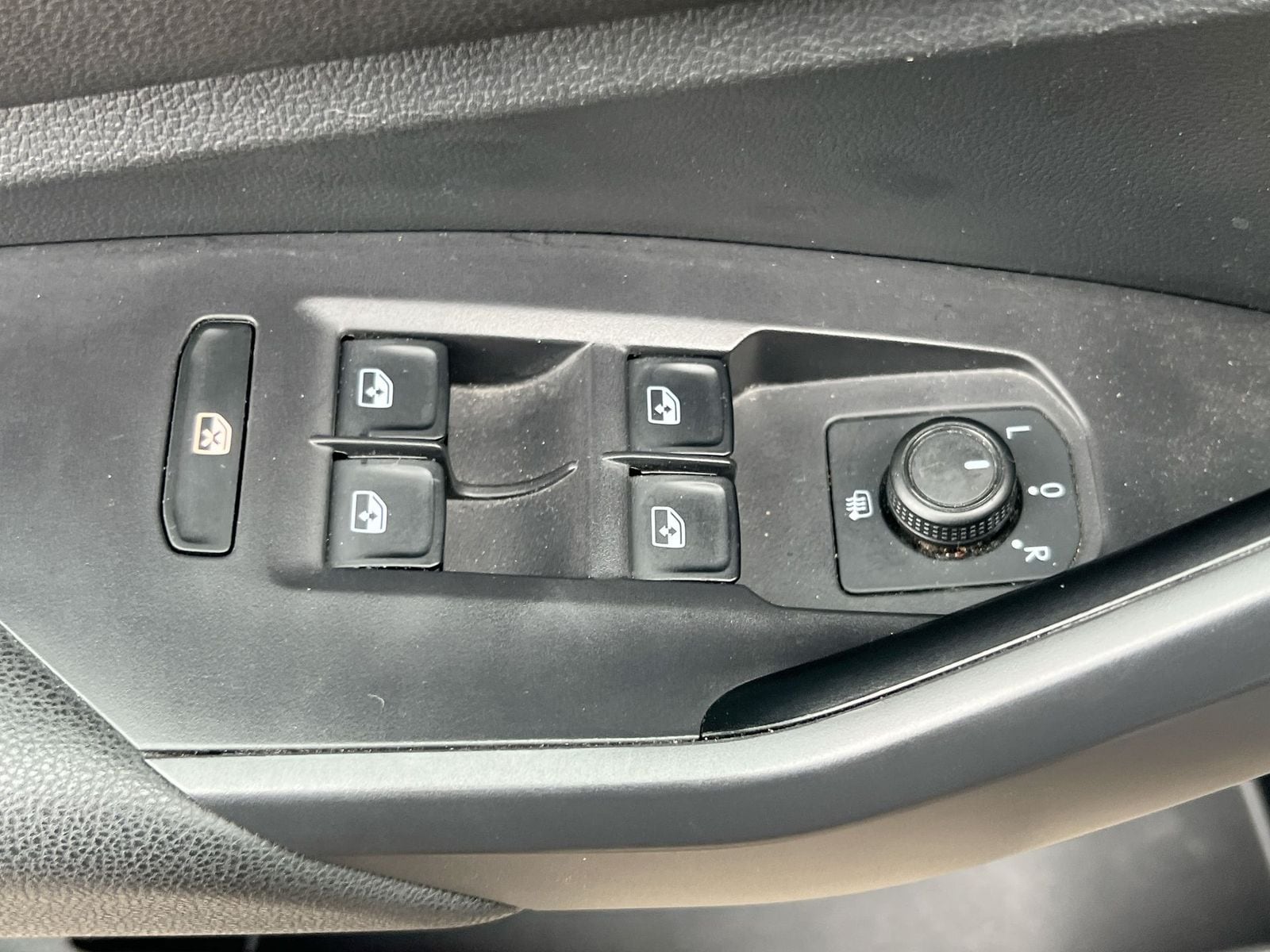 Thumbnail: 2019 Volkswagen Jetta - 17