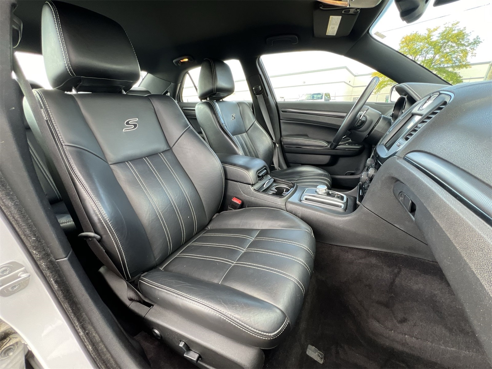 Thumbnail: 2016 Chrysler 300 - 22