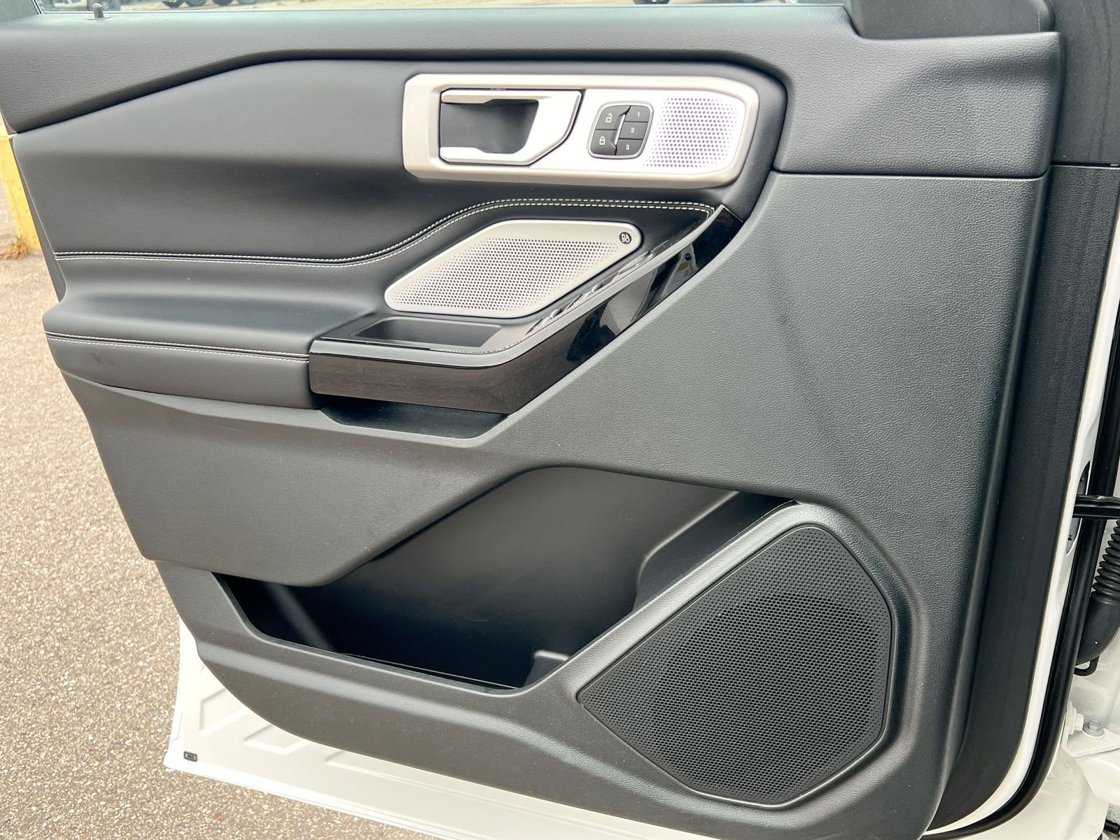 Thumbnail: 2024 Ford Explorer - 29