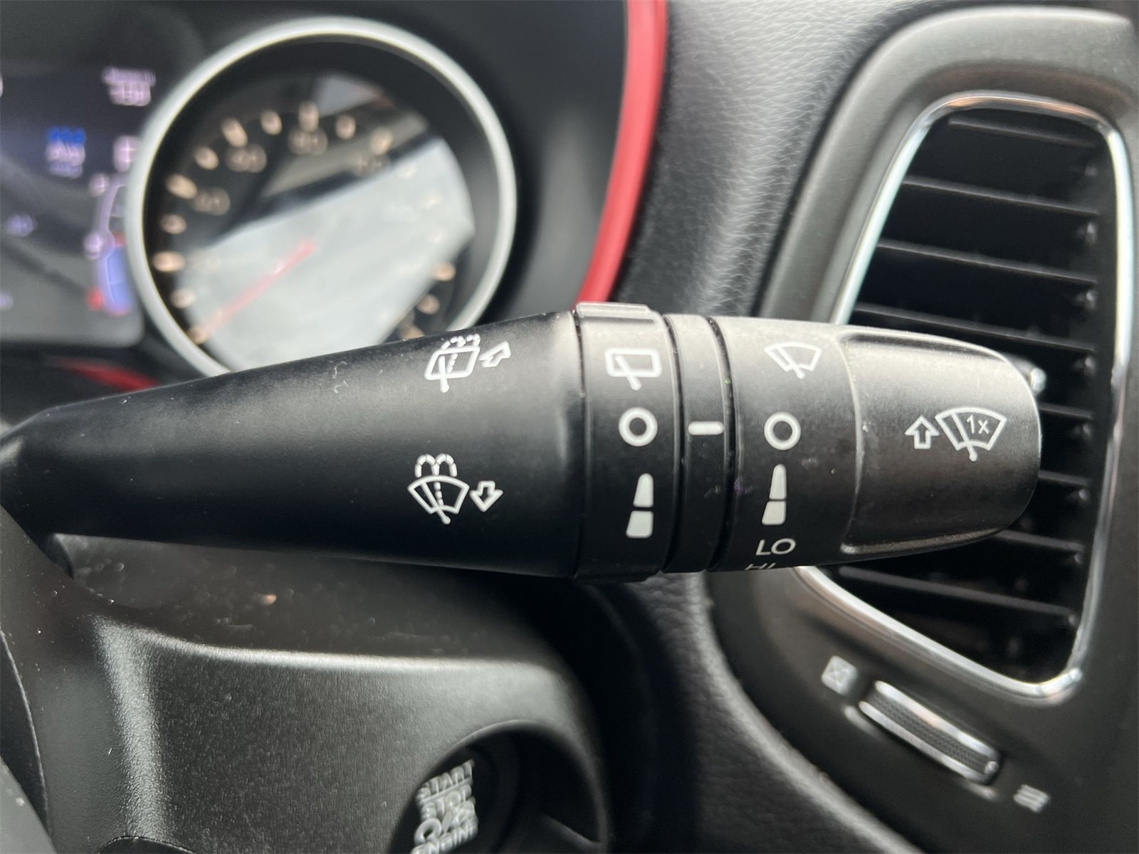 Thumbnail: 2020 Jeep Compass - 26