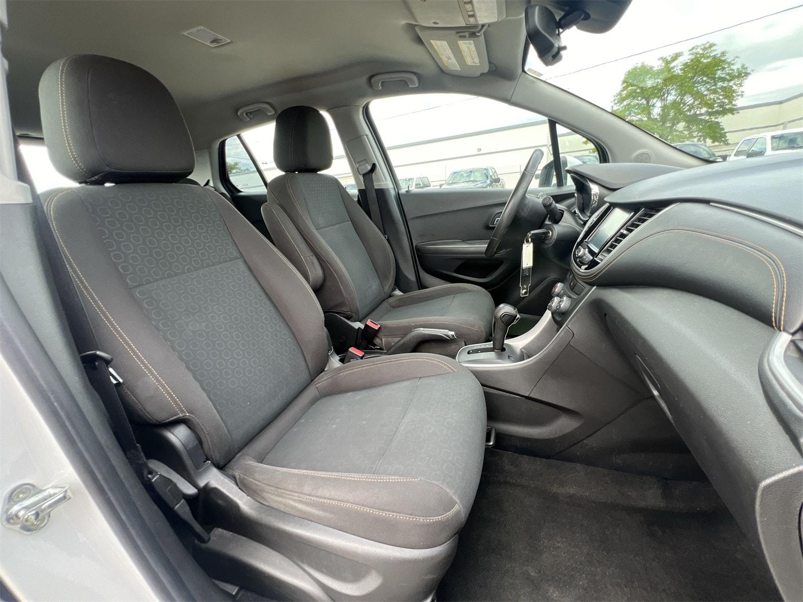 Thumbnail: 2017 Chevrolet Trax - 22
