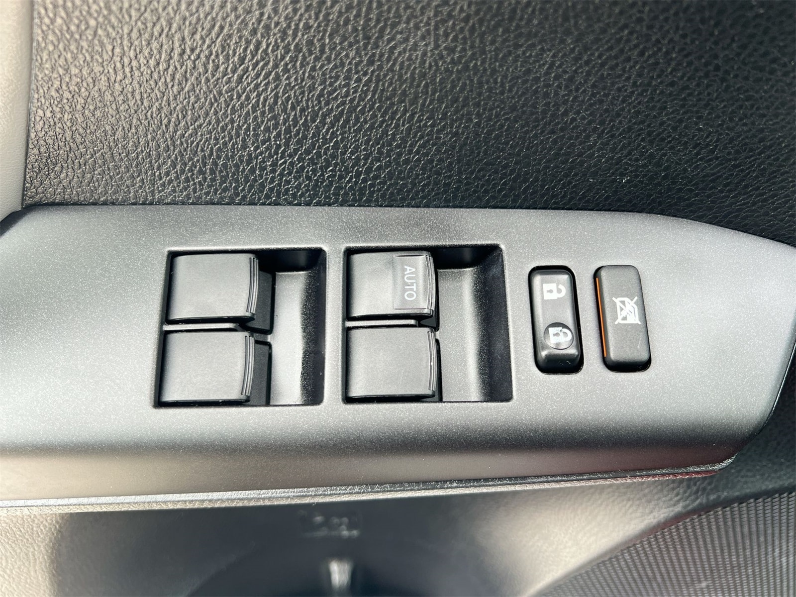 Thumbnail: 2017 Toyota RAV4 - 17