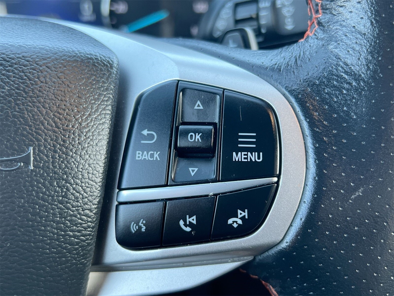 Thumbnail: 2022 Ford Explorer - 25