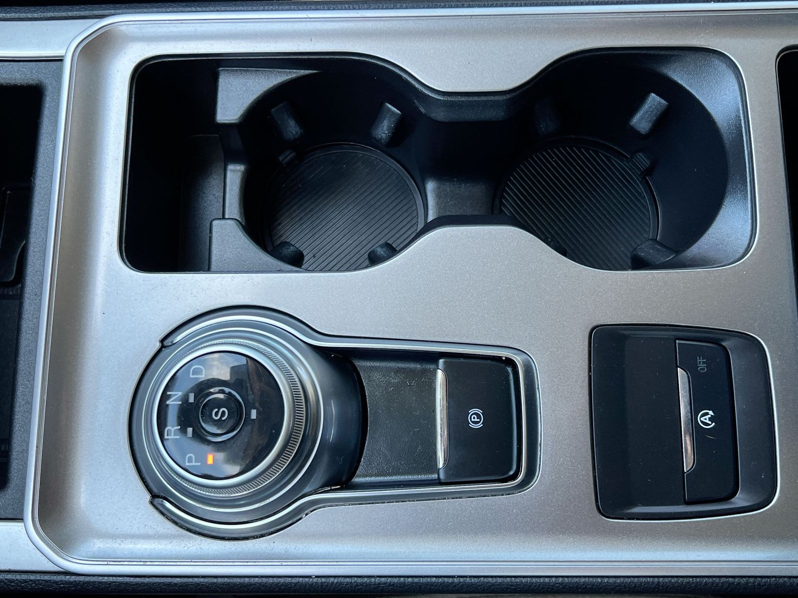 Thumbnail: 2023 Ford Edge - 32