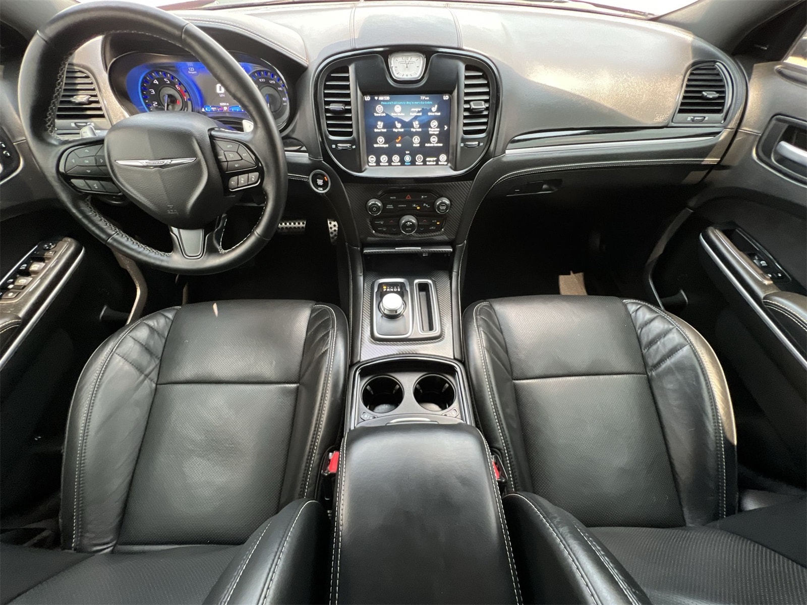 2023 Chrysler 300 C 16