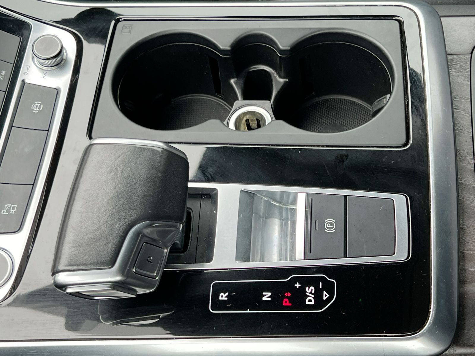 Thumbnail: 2021 Audi Q7 - 32