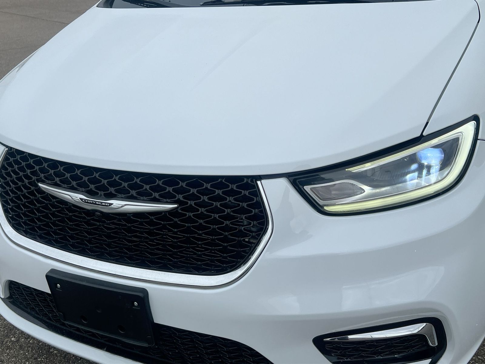 Thumbnail: 2023 Chrysler Pacifica - 11