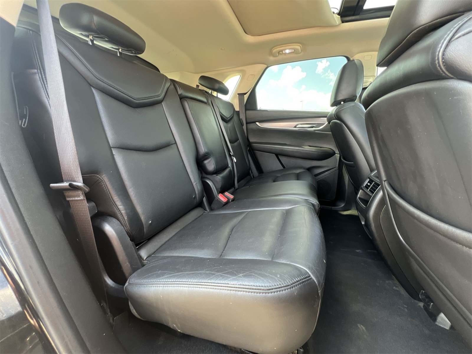 Thumbnail: 2017 Cadillac XT5 - 21