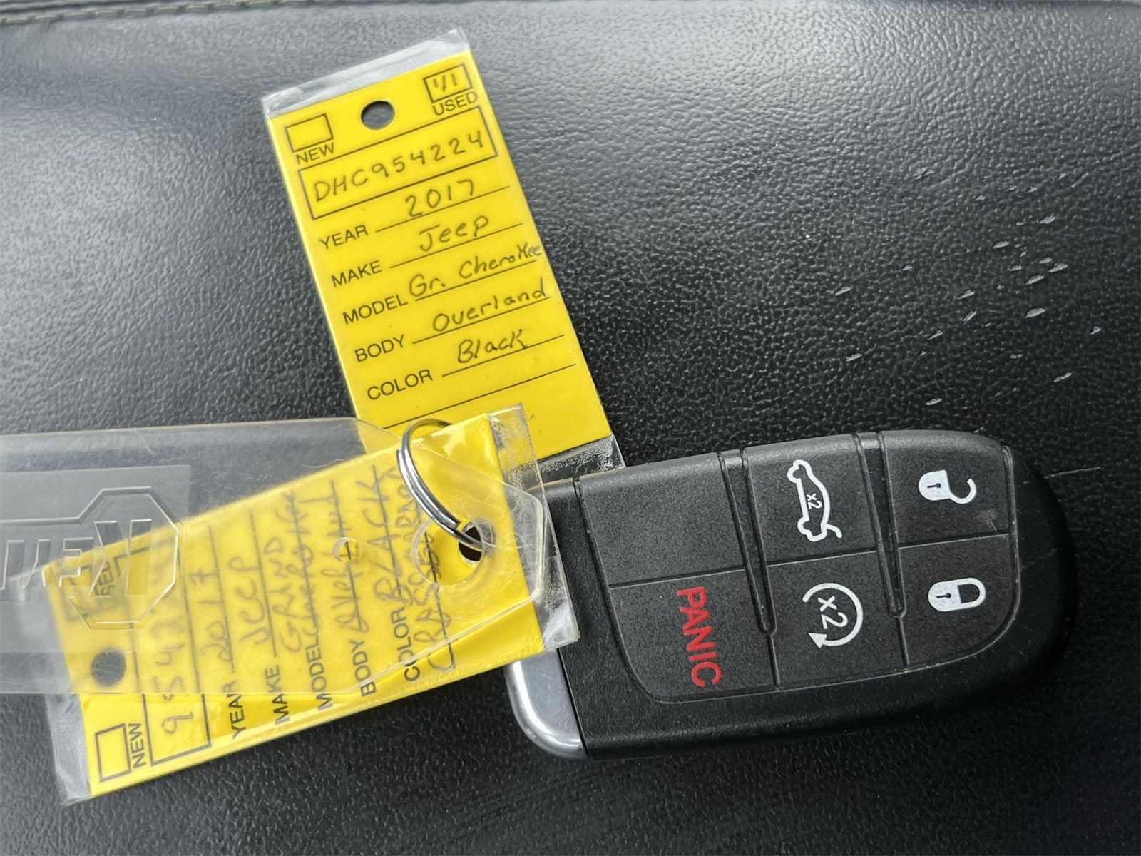 Thumbnail: 2017 Jeep Grand Cherokee - 35