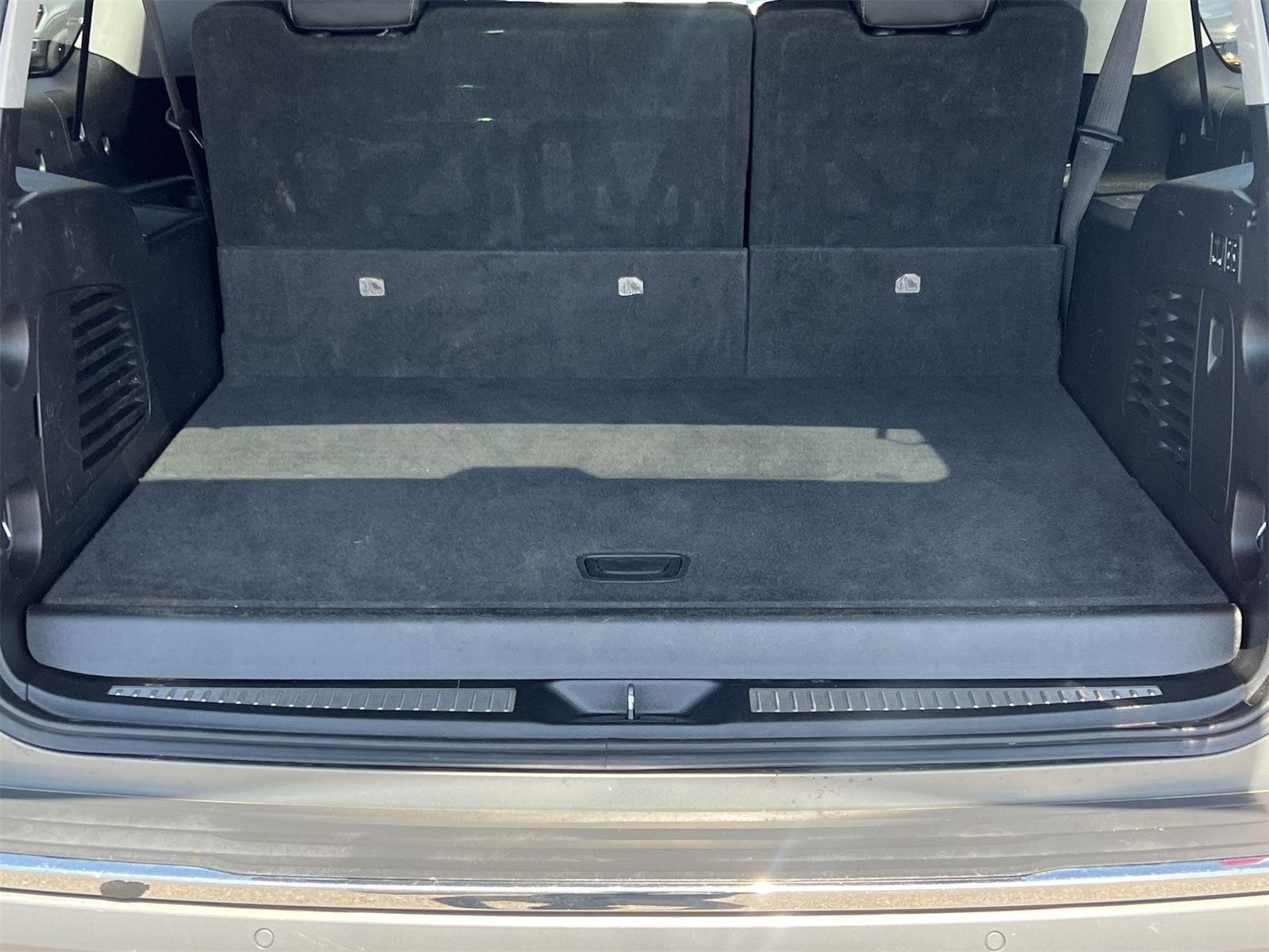 Thumbnail: 2019 Chevrolet Suburban - 34