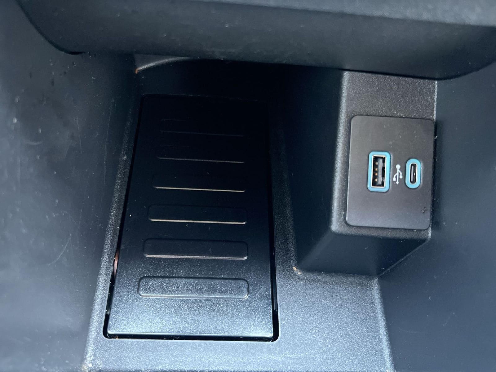 Thumbnail: 2022 Ford Edge - 30