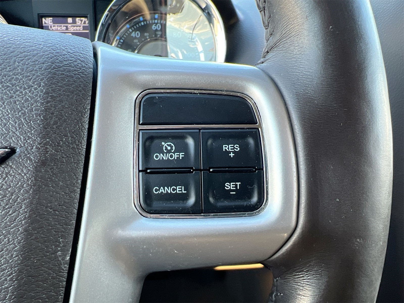 Thumbnail: 2015 Chrysler Town & Country - 24