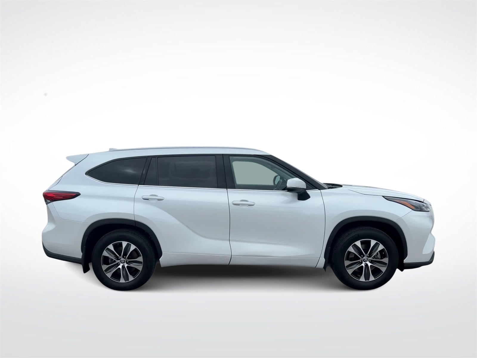 Thumbnail: 2022 Toyota Highlander - 9