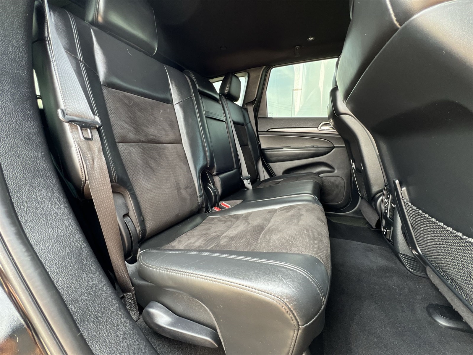 2020 Jeep Grand Cherokee Altitude 22