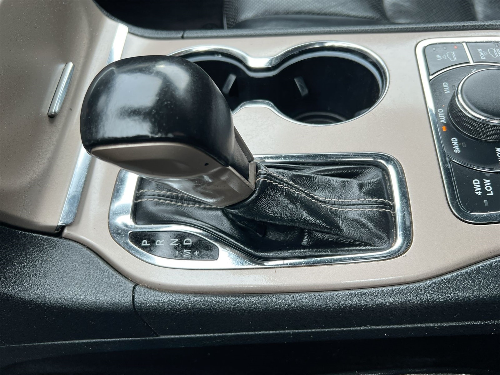 Thumbnail: 2017 Jeep Grand Cherokee - 31