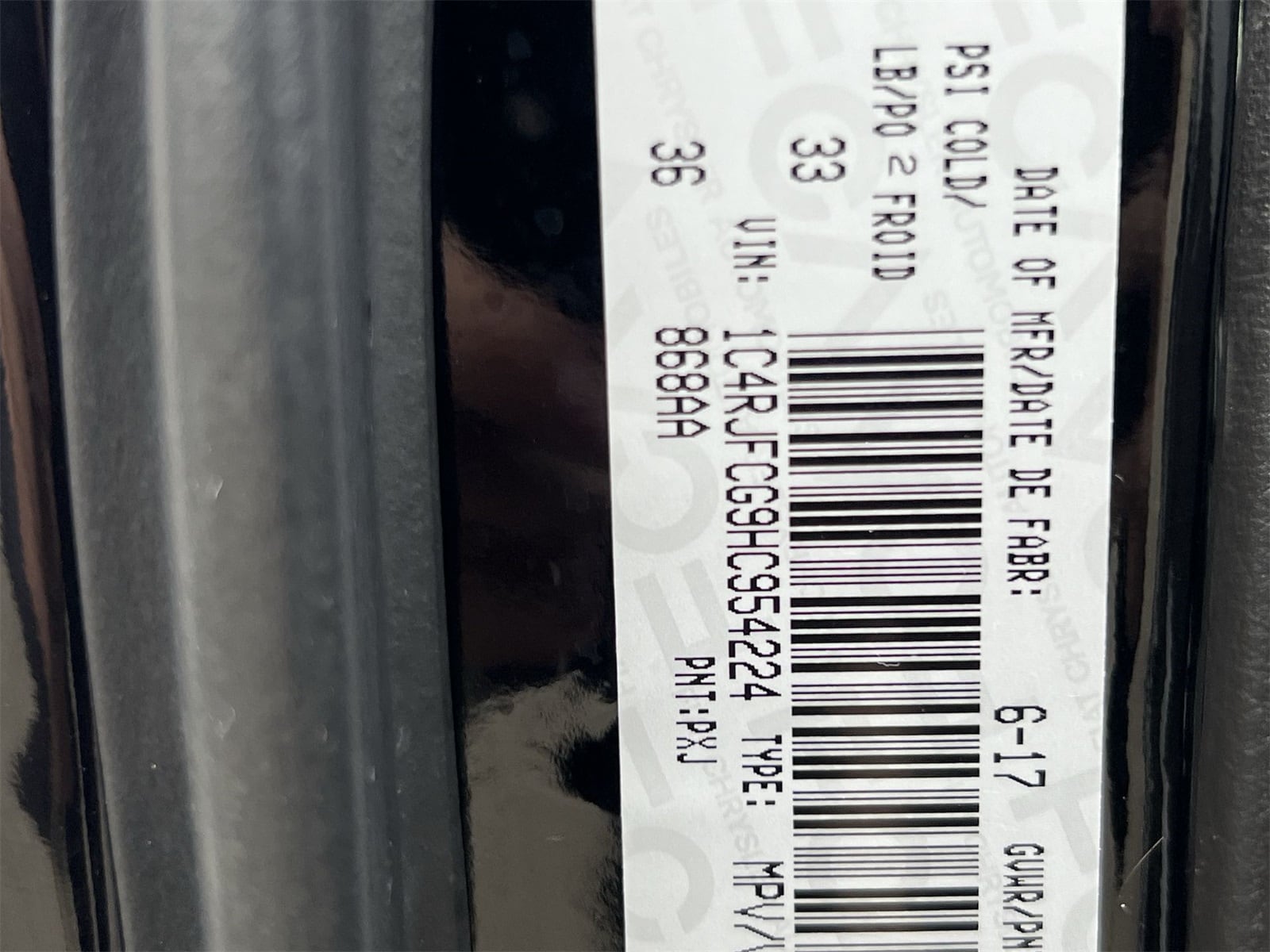 Thumbnail: 2017 Jeep Grand Cherokee - 36