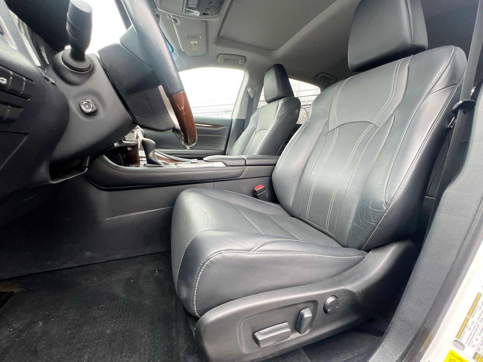 Thumbnail: 2019 Lexus RX - 16