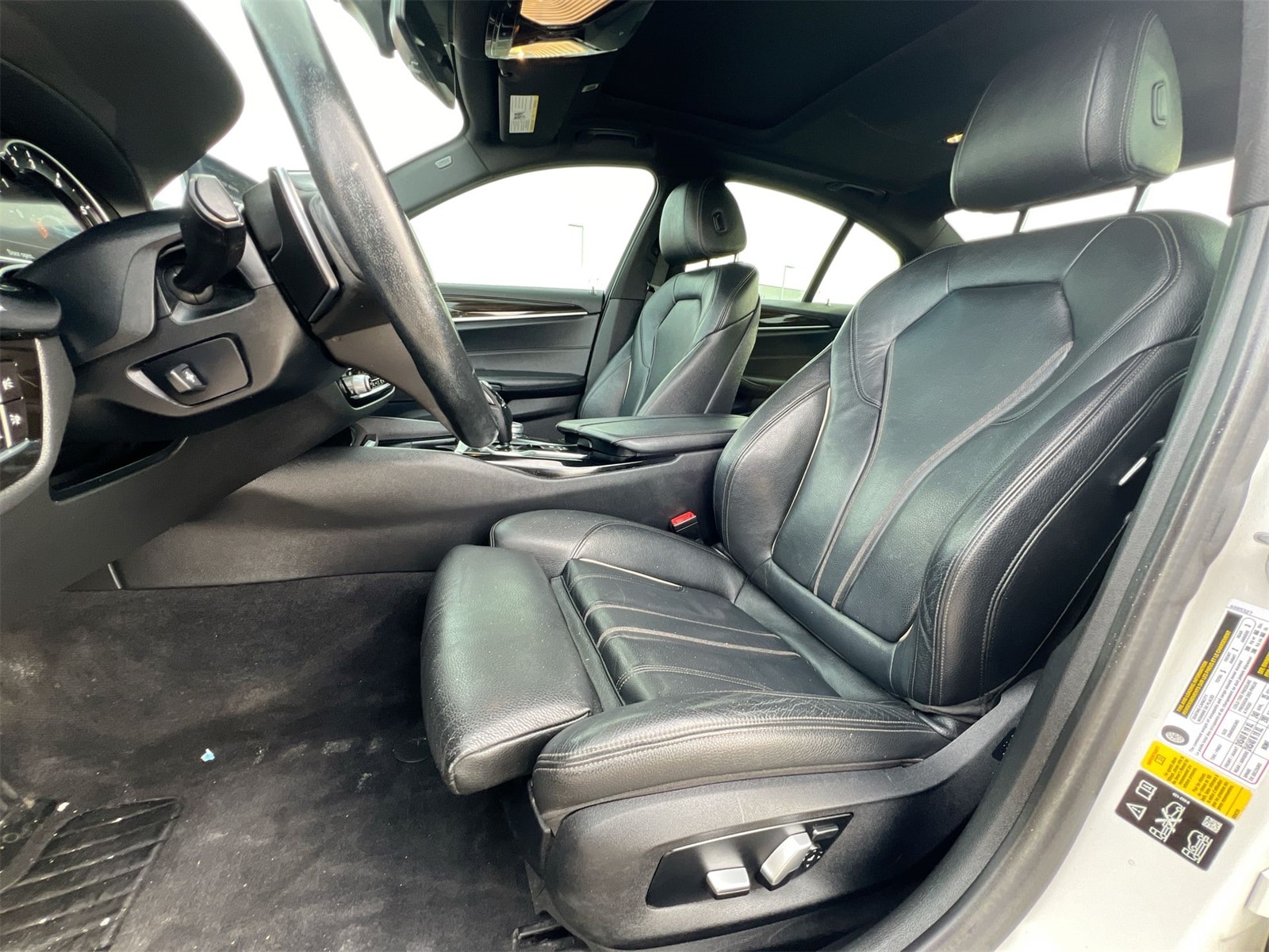 Thumbnail: 2018 BMW 5 Series - 16