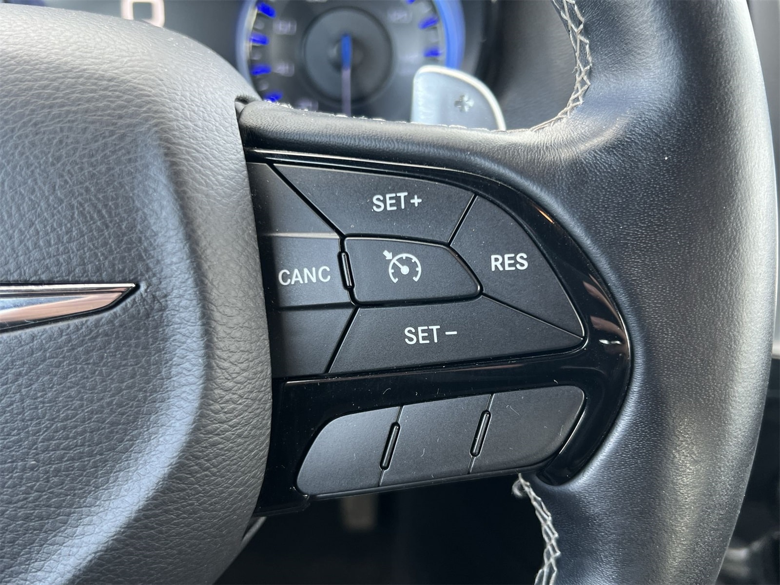 Thumbnail: 2016 Chrysler 300 - 25