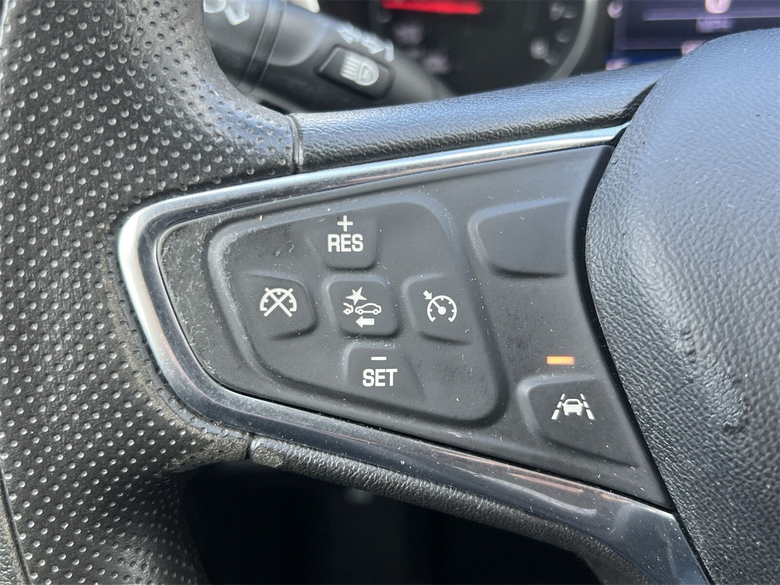 Thumbnail: 2020 Chevrolet Equinox - 24
