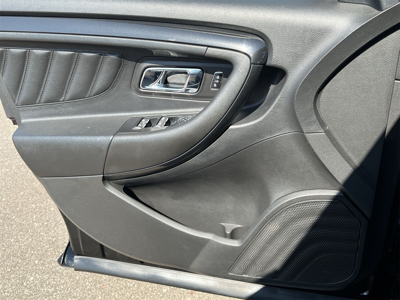 Thumbnail: 2017 Ford Taurus - 29